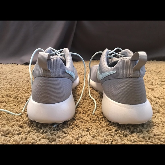 Nike Roche - Picture 5 of 8